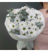 Букет с хризантемой и эвкалиптом