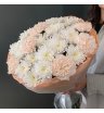 Букет с хризантемой и диантусами 3