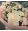 Букет сборный с французскими розами, альстромерией, кустовыми розами и хризантемой мини 3
